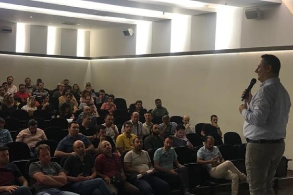 Bursa'da Öğretmenler İle Sektör Yöneticileri Buluştu