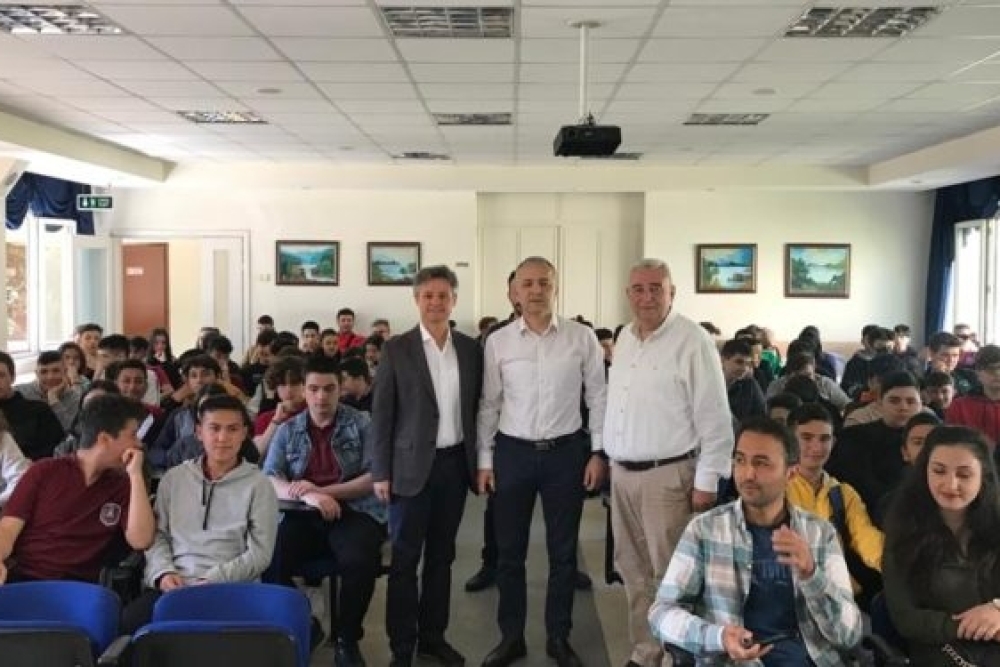 Mustafa Kemalpaşa'da Öğrencilere Siber Güvenlik Semineri Gerçekleştirdik.