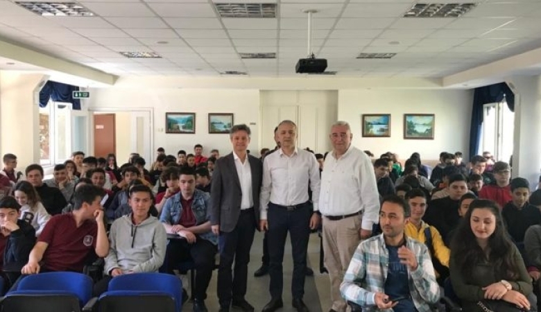 Mustafa Kemalpaşa'da Öğrencilere Siber Güvenlik Semineri Gerçekleştirdik.